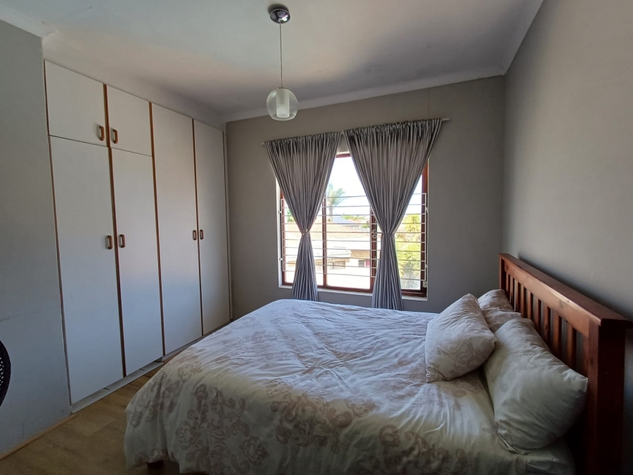 7 Bedroom Property for Sale in Levallia Western Cape